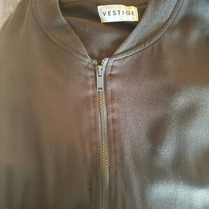 Vestige Men's Black Sweatshirt